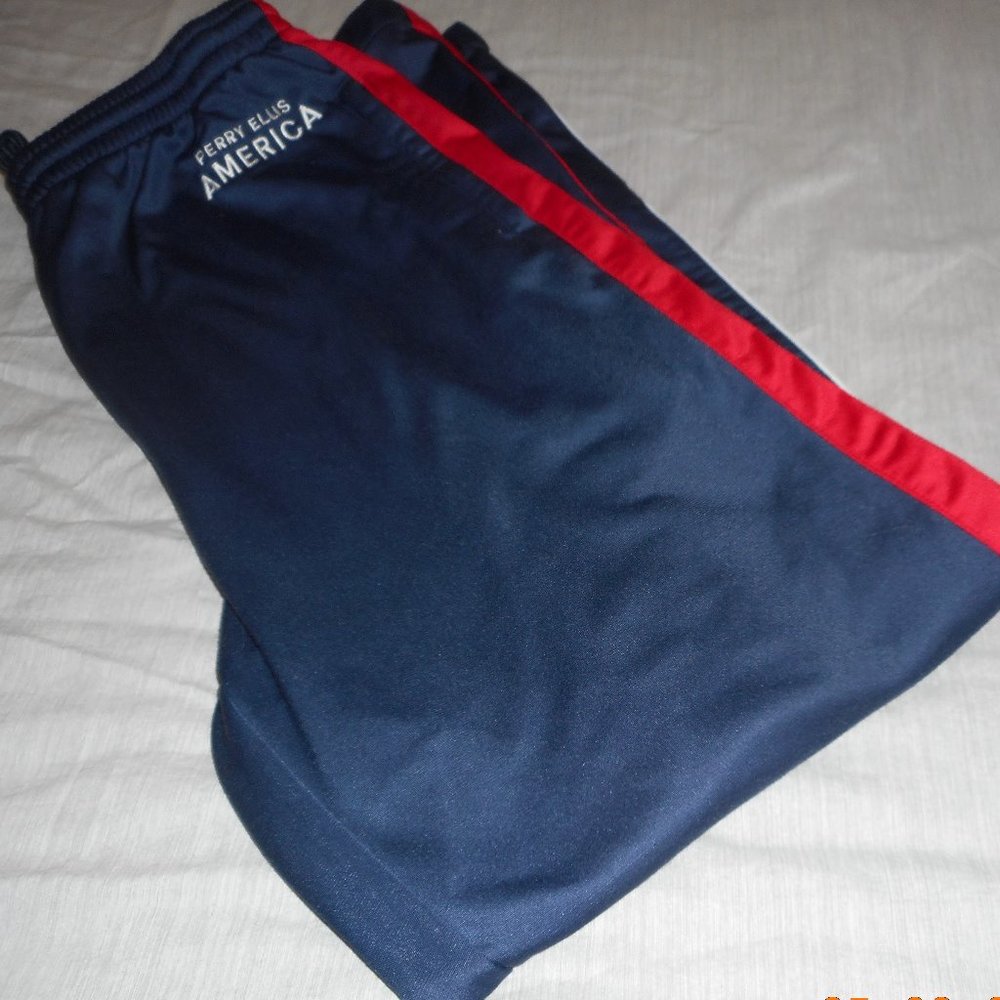 NEW Men's Perry Ellis Jogging Pants